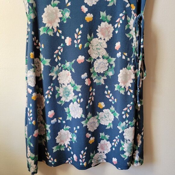 WORN ONCE AEROPOSTALE BLUE FLORAL WRAP STYLE DRESS SZ SMALL - Picture 10 of 16